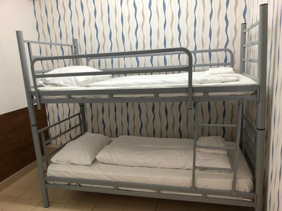 Hotel Moji Koeln Bagian luar foto