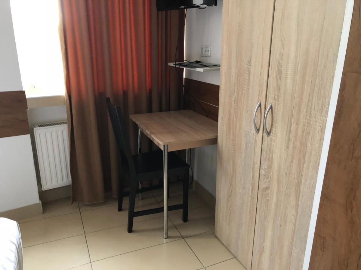 Hotel Moji Koeln Bagian luar foto