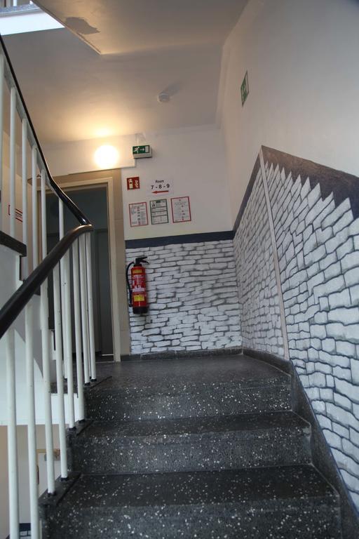 Hotel Moji Koeln Bagian luar foto