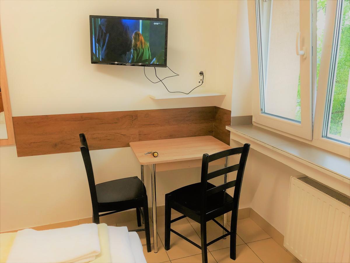 Hotel Moji Koeln Bagian luar foto