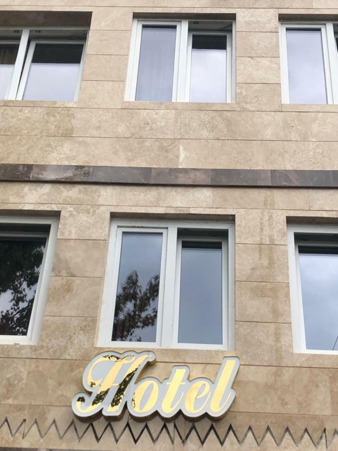 Hotel Moji Koeln Bagian luar foto